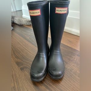 Kids Hunter boots. Matte black. Size 2